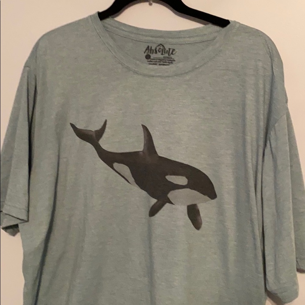 Vintage whale t-shirt
